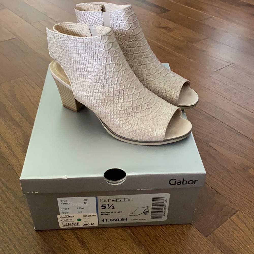Gabor peep toe/heel bootie